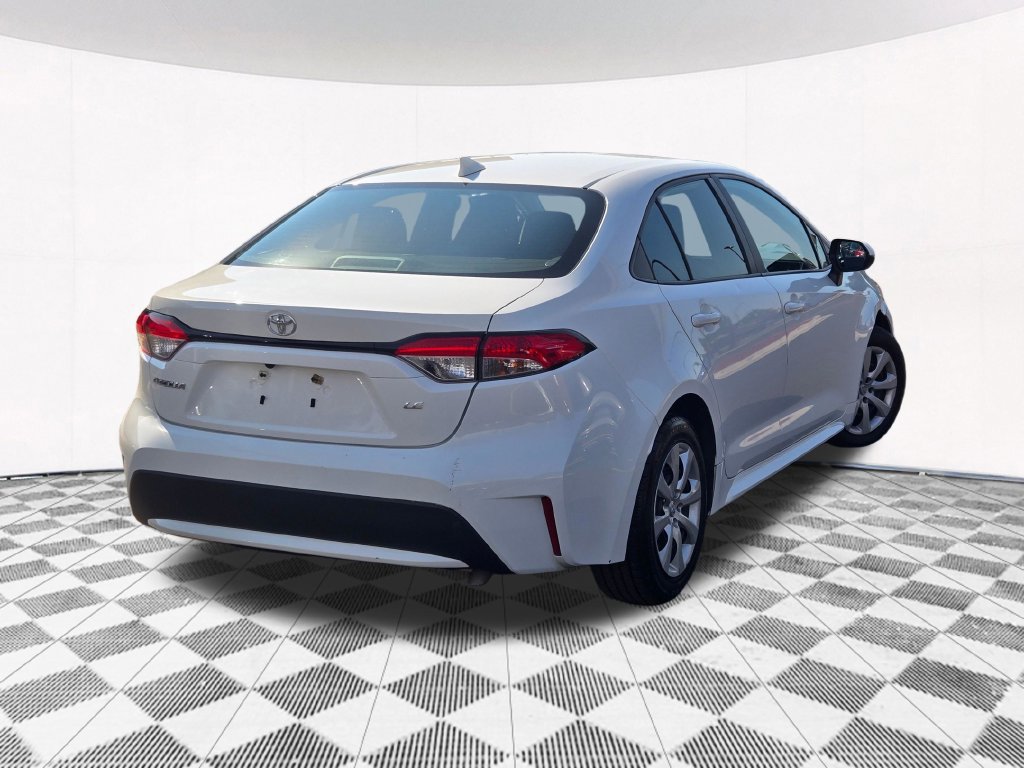 Used 2022 Toyota Corolla LE FWD image 13