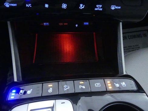 Used 2022 Hyundai Tucson Limited w/ Cargo Package FWD image 13