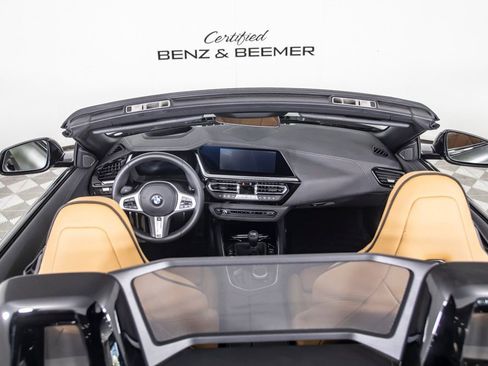 Used 2025 BMW Z4 M40i w/ Edition image 10