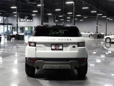 Used 2018 Land Rover Range Rover Evoque SE AWD/4WD image 6
