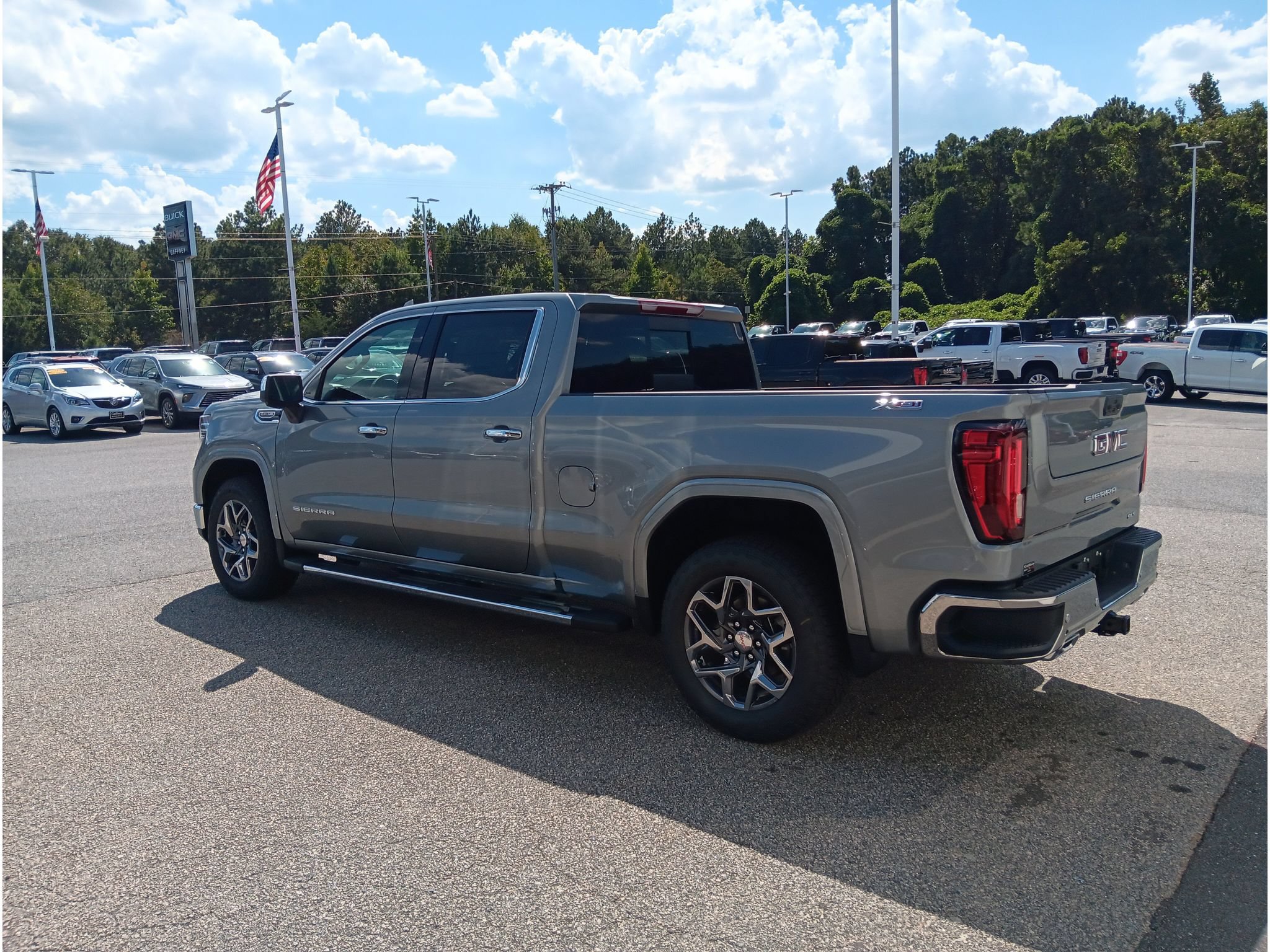 New 2026 GMC Sierra 1500 SLT w/ SLT Premium Plus Package AWD/4WD image 3