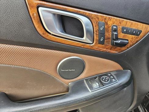 Used 2015 Mercedes-Benz SLK 350 image 10