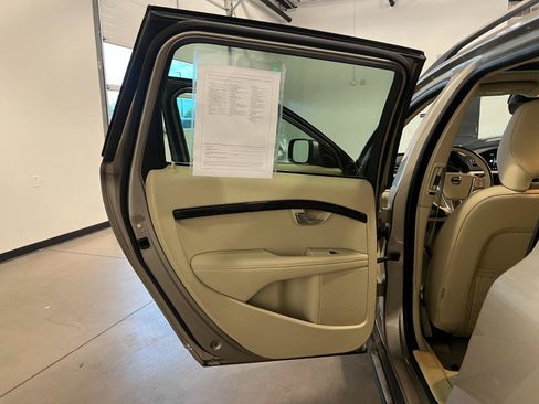 Used 2016 Volvo XC70 T5 Premier w/ Proximity Package AWD/4WD image 33