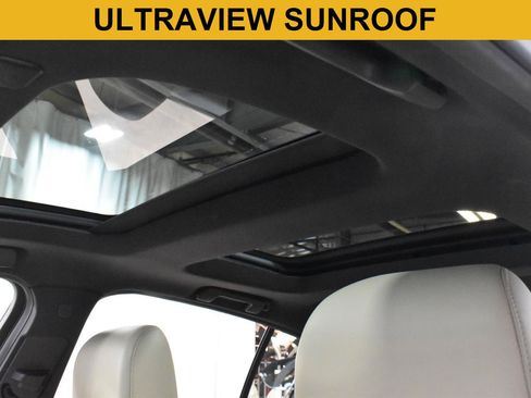 Used 2023 Cadillac CT5 Luxury image 3