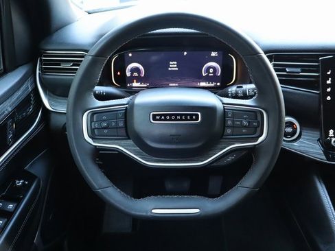 Used 2022 Jeep Wagoneer Series II image 23