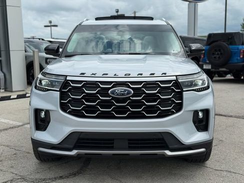 Used 2025 Ford Explorer Platinum w/ Ultimate Package AWD/4WD image 2