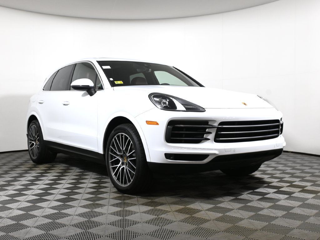 Used 2023 Porsche Cayenne AWD/4WD image 9