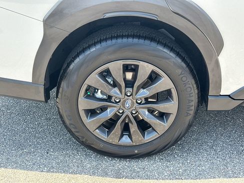 Used 2025 Subaru Outback Onyx Edition AWD/4WD image 17