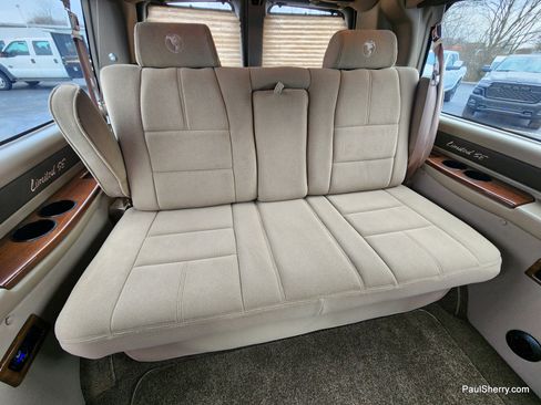 Used 2020 GMC Savana 2500 w/ Enhanced Convenience Package image 7
