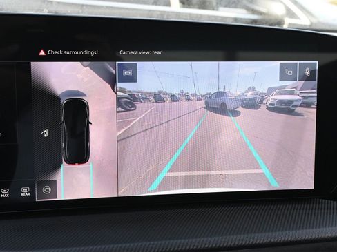 Used 2025 Audi SQ5 Premium Plus w/ Premium Plus Package image 9