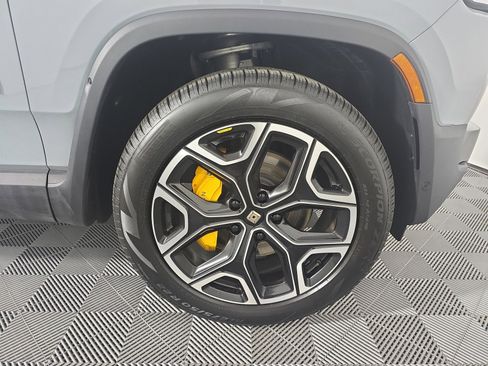 Used 2024 Rivian R1S Adventure AWD/4WD image 11