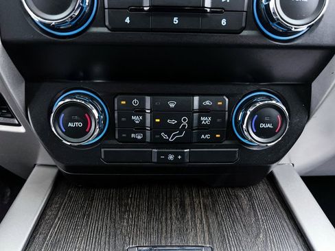 Used 2021 Ford F250 Lariat w/ FX4 Off-Road Package image 31