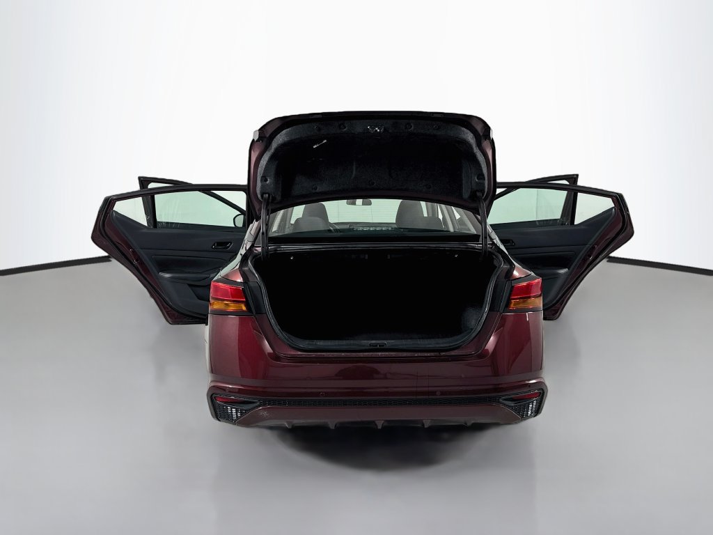 Used 2025 Nissan Altima 2.5 SV FWD image 22