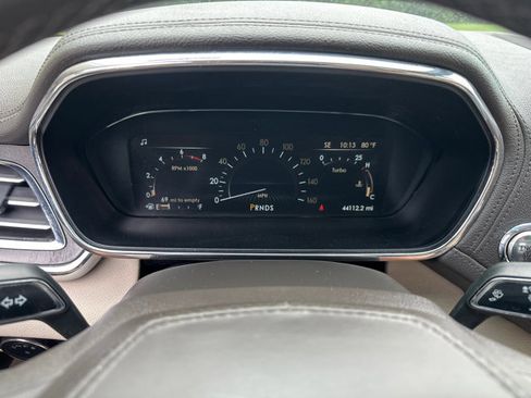 Used 2017 Lincoln Continental Reserve w/ Climate Package image 19