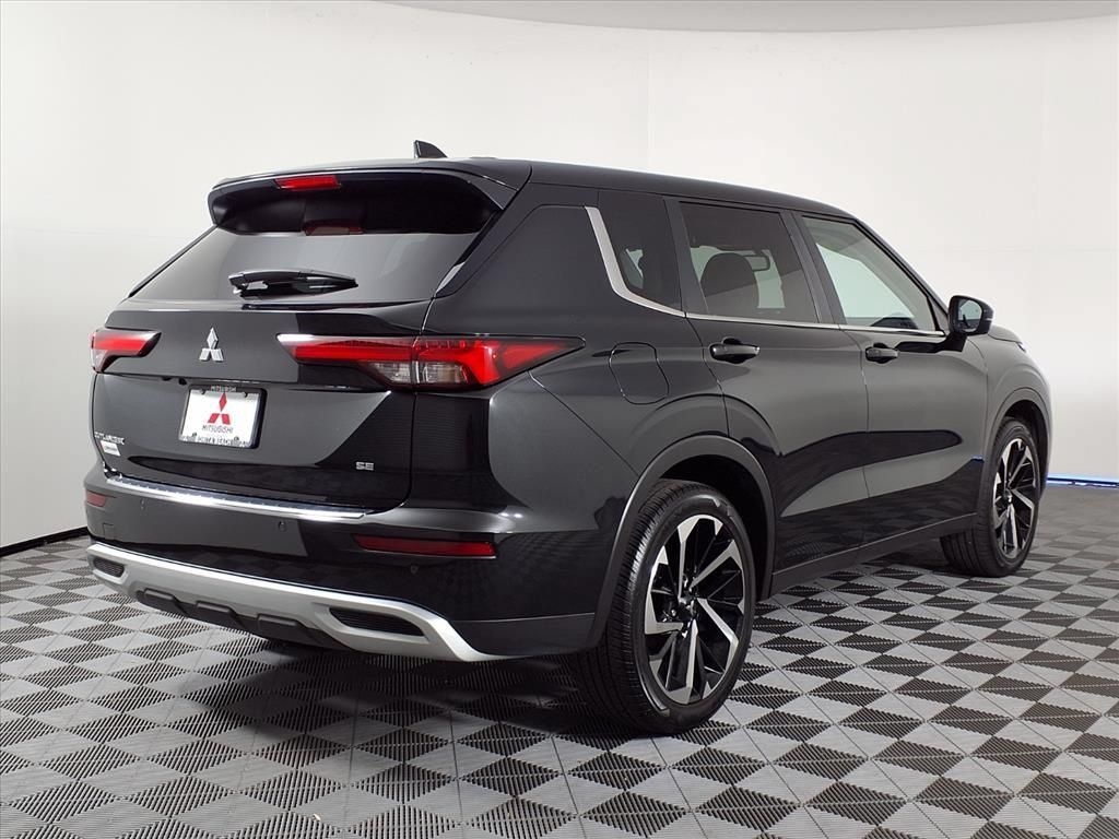Used 2024 Mitsubishi Outlander SE FWD image 32