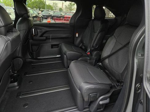 Certified 2026 Toyota Sienna Limited FWD image 11