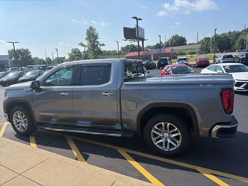 Used 2022 GMC Sierra 1500 SLT w/ SLT Premium Package AWD/4WD image 3