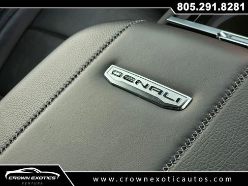 Used 2025 GMC Yukon XL Denali image 15