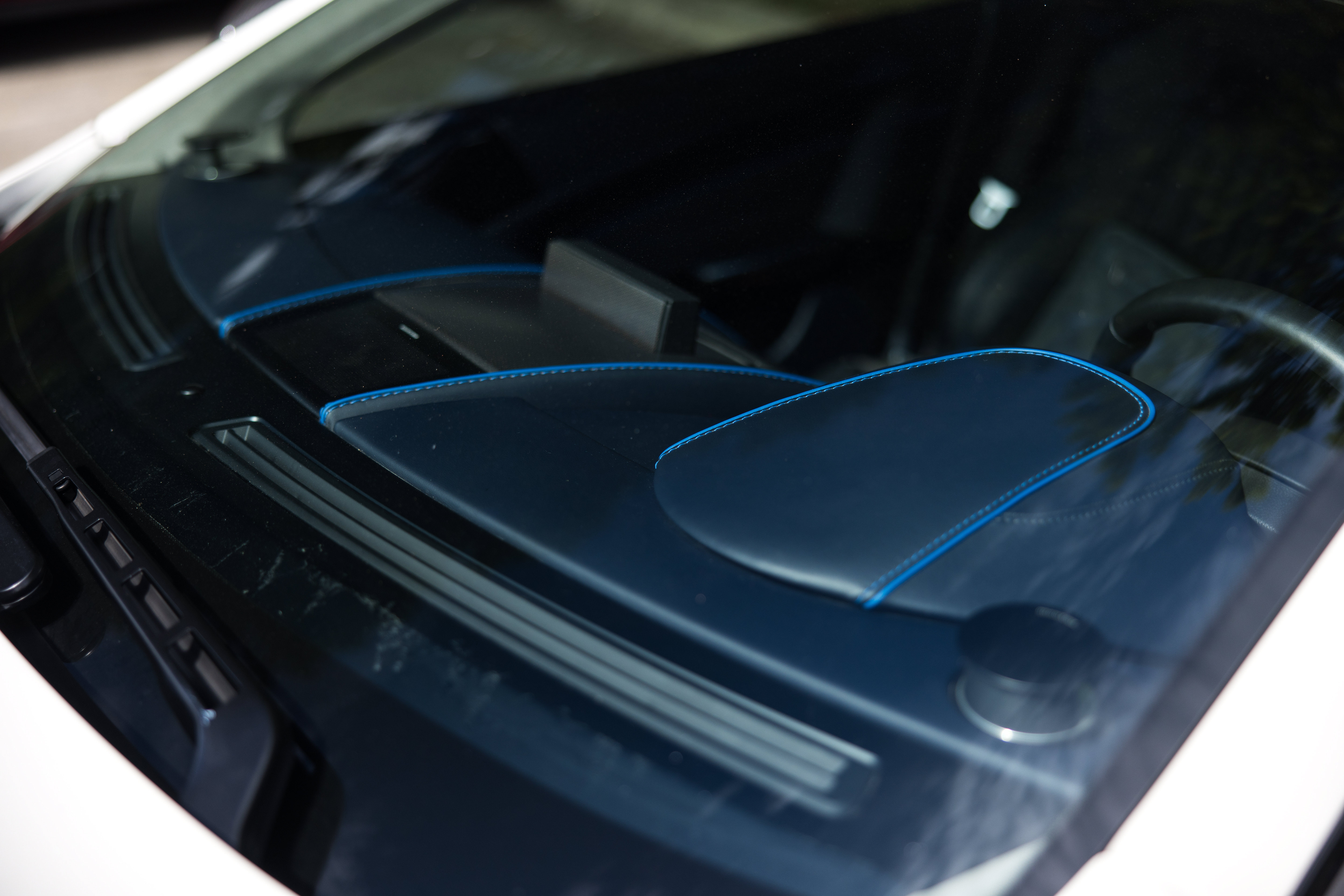 Used 2016 Aston Martin DB9 GT RWD image 11