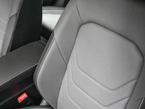 New 2026 Volkswagen Jetta SEL FWD image 28