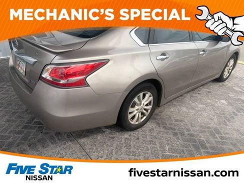 Used 2014 Nissan Altima 2.5 S w/ Sport Value Package FWD image 11