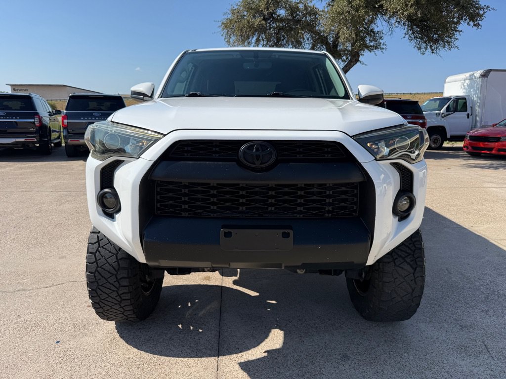 Used 2017 Toyota 4Runner SR5 AWD/4WD image 2