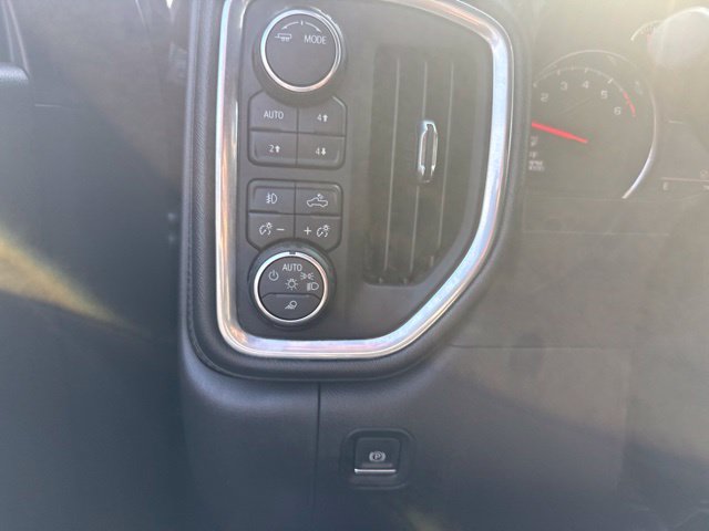 Used 2021 Chevrolet Silverado 1500 LT Trail Boss w/ LT Trail Boss Premium Package AWD/4WD image 25