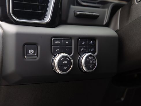 Used 2025 GMC Sierra 2500 Denali w/ Denali Reserve Package AWD/4WD image 28