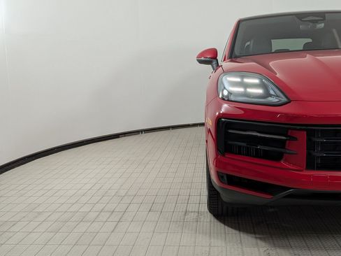 New 2026 Porsche Cayenne Coupe AWD/4WD image 11