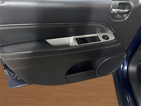 Used 2017 Jeep Compass High Altitude image 34