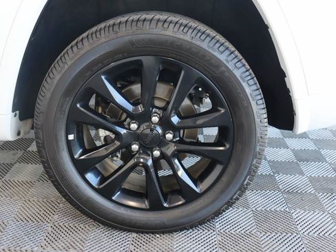 Used 2021 Jeep Grand Cherokee Laredo X RWD image 17