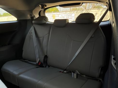 Used 2025 Toyota Sienna XLE FWD image 13