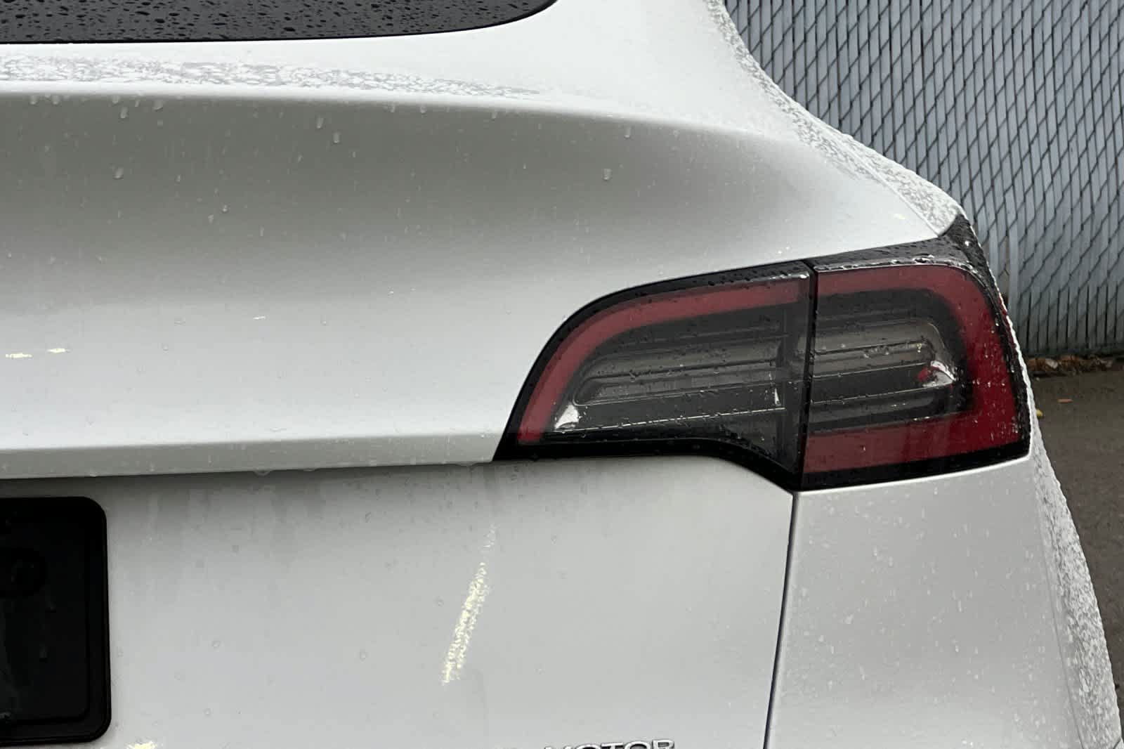 Used 2022 Tesla Model Y Long Range AWD/4WD image 21