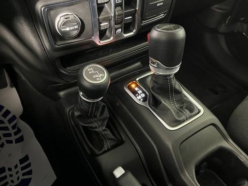 Used 2026 Jeep Gladiator Sport AWD/4WD image 35
