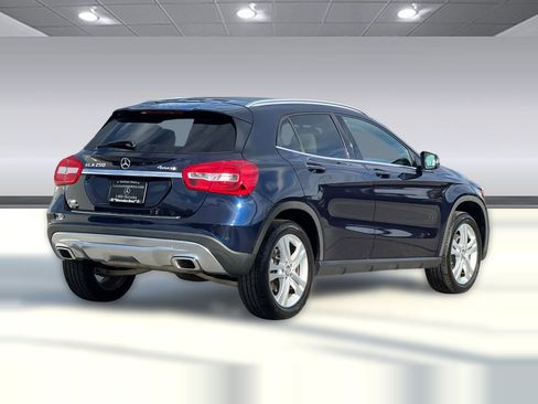 Used 2017 Mercedes-Benz GLA 250 4MATIC image 8