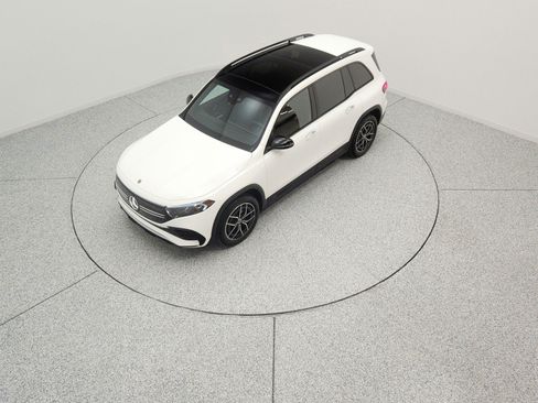 Used 2023 Mercedes-Benz EQB 350 4MATIC SUV image 9