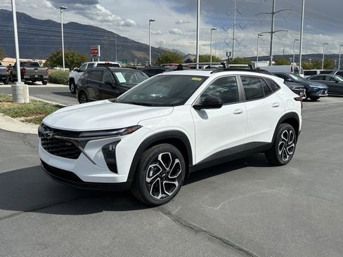 New 2026 Chevrolet Trax RS w/ Sunroof Package image 12