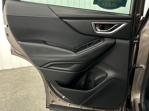 Used 2023 Subaru Forester Premium image 26