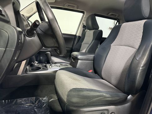 Used 2015 Toyota 4Runner SR5 AWD/4WD image 5
