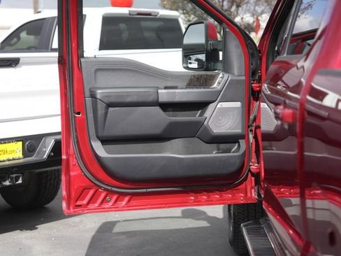 Used 2023 Ford F350 Lariat image 29