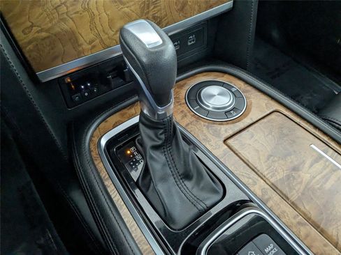 Used 2022 Nissan Armada SL image 21