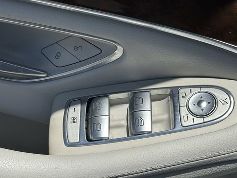 Used 2016 Mercedes-Benz S 550 Sedan image 19