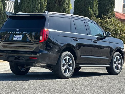 New 2027 Ford Expedition Active RWD image 4