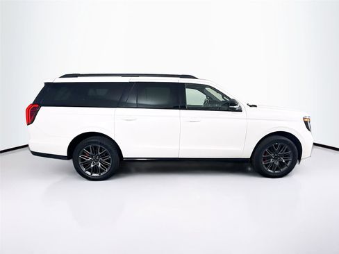 Used 2025 Ford Expedition Max Platinum w/ Stealth Performance Package AWD/4WD image 17