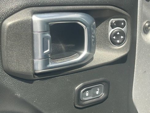 Used 2020 Jeep Wrangler Unlimited Rubicon AWD/4WD image 27