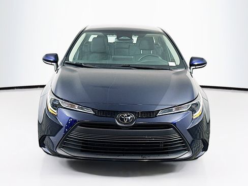 Used 2023 Toyota Corolla LE FWD image 2