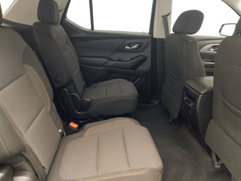 Used 2020 Chevrolet Traverse LT FWD image 19