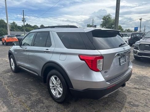 Used 2022 Ford Explorer XLT w/ Equipment Group 202A RWD image 5