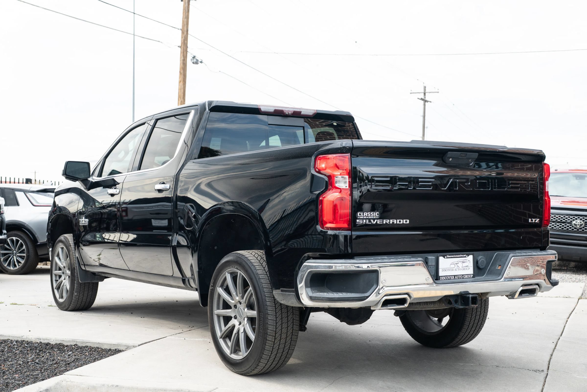 Used 2020 Chevrolet Silverado 1500 LTZ AWD/4WD image 5