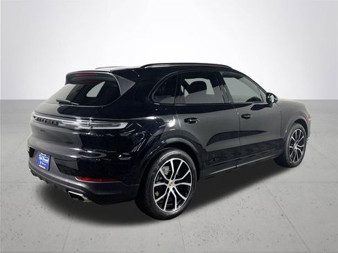 Used 2024 Porsche Cayenne w/ Premium Package Plus (PFM) image 6